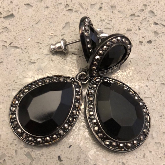 Black earring bundle - Picture 2 of 3